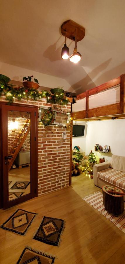 Relax Inn Korce Extérieur photo