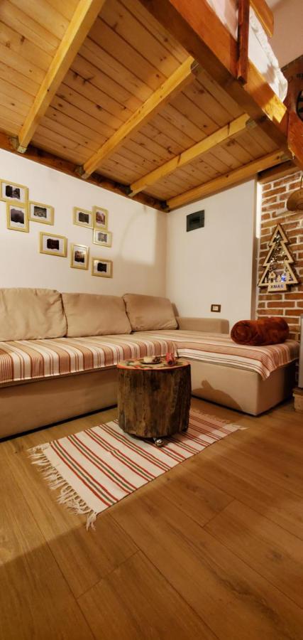 Relax Inn Korce Extérieur photo